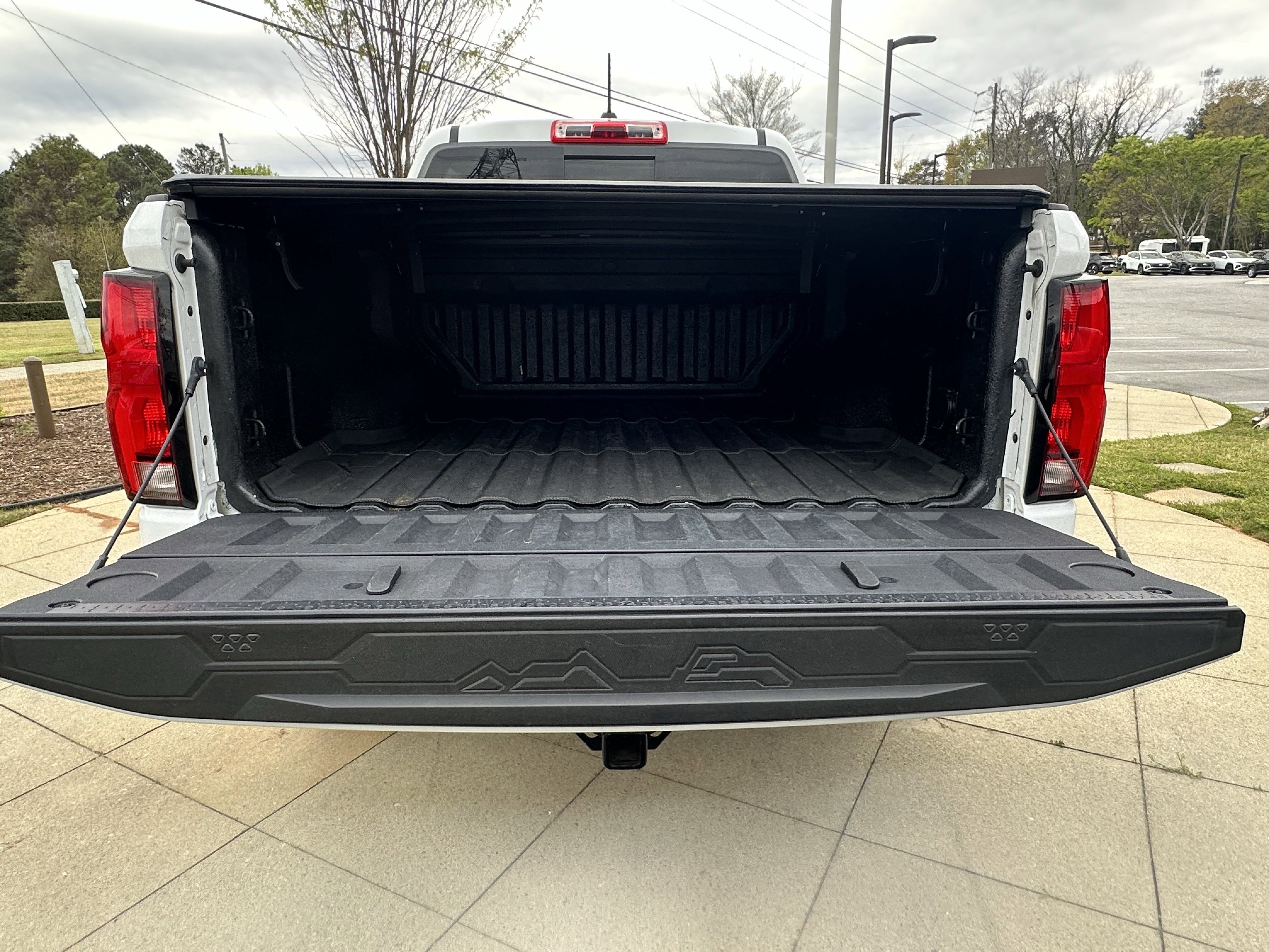 Used 2024 Chevrolet Colorado LT w/ LT Convenience Package III image 20