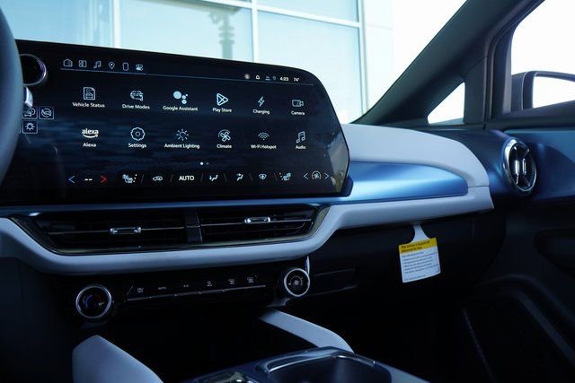 New 2025 Chevrolet Equinox EV LT FWD image 19