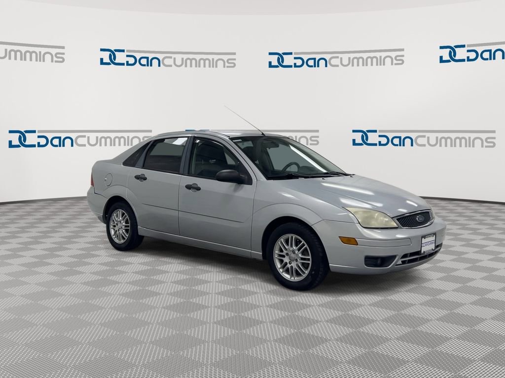 Used 2007 Ford Focus S FWD image 2