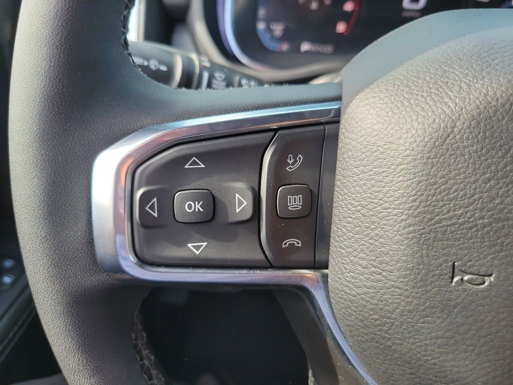 Used 2025 RAM 2500 Laramie AWD/4WD image 5