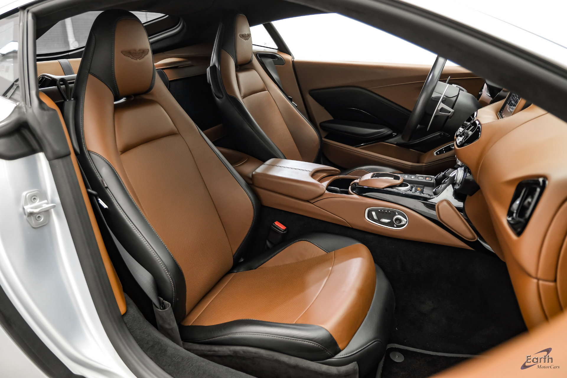 Used 2020 Aston Martin V8 Vantage Coupe RWD image 46