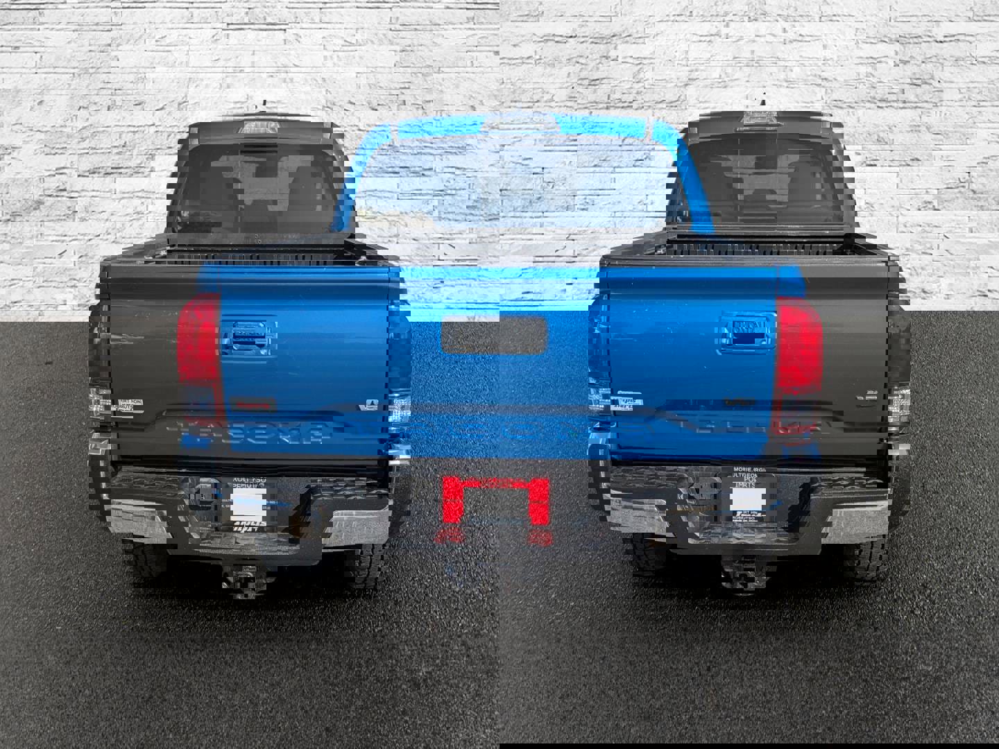 Used 2018 Toyota Tacoma SR5 image 7