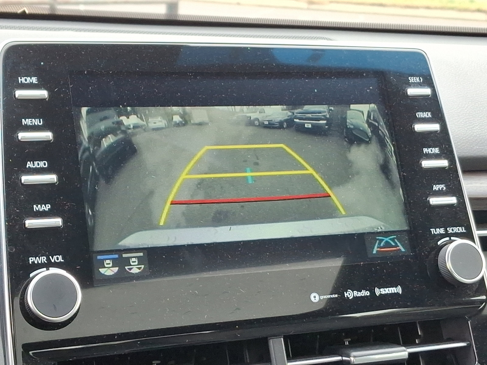 Used 2021 Toyota Avalon XLE image 19