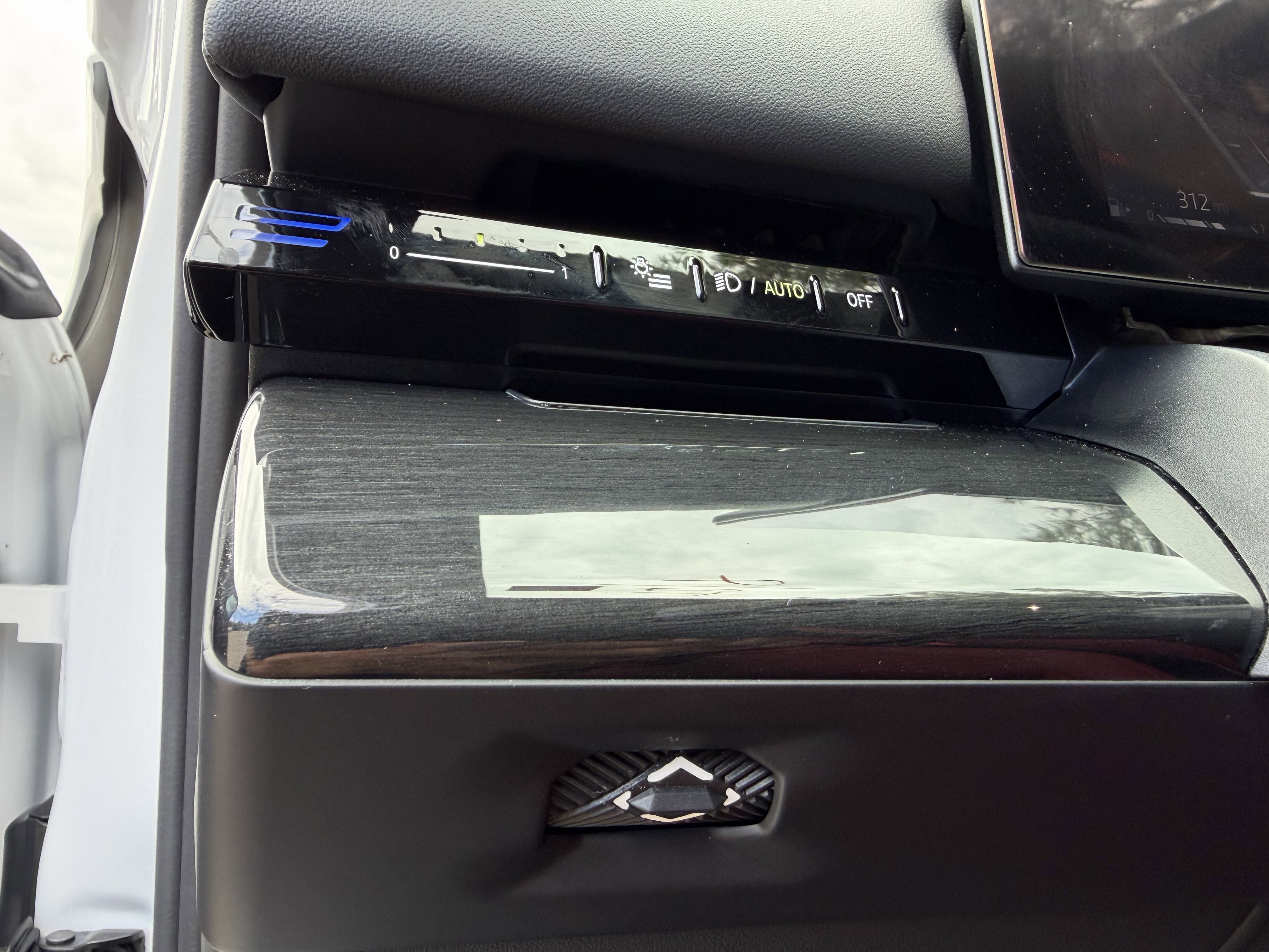 Used 2026 BMW 530i w/ Premium Package image 28