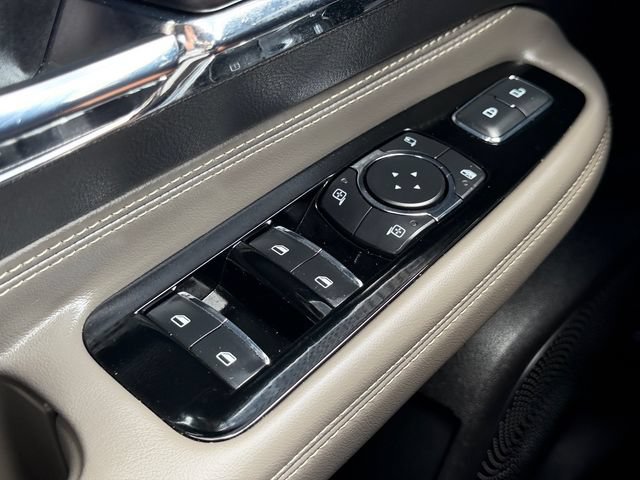 Used 2025 Lincoln Corsair FWD image 25
