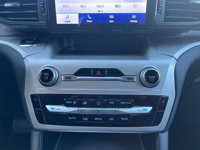 Used 2022 Ford Explorer XLT w/ Equipment Group 202A AWD/4WD image 20