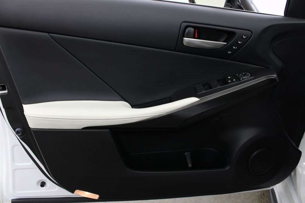 Used 2022 Lexus IS 350 F Sport RWD image 17