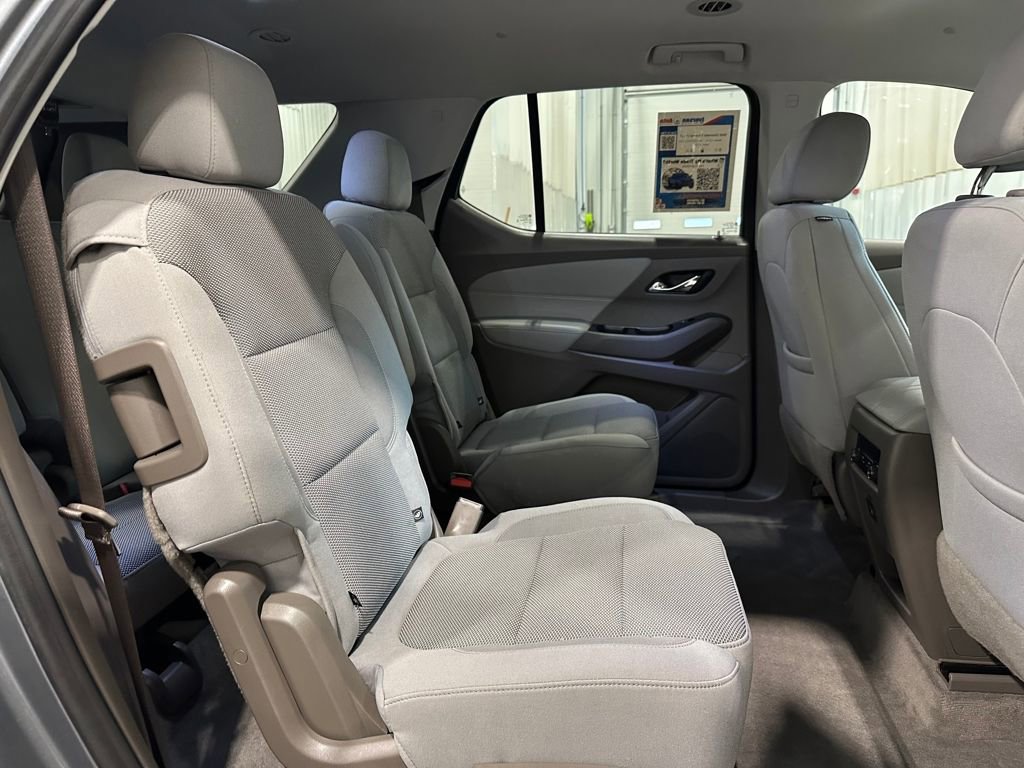 Used 2020 Chevrolet Traverse LT w/ Driver Confidence II Package AWD/4WD image 29