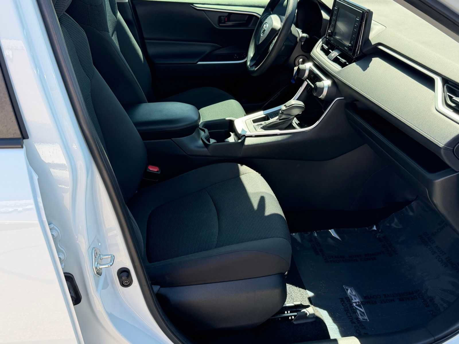Used 2020 Toyota RAV4 LE w/ Carpet Mat Package FWD image 28