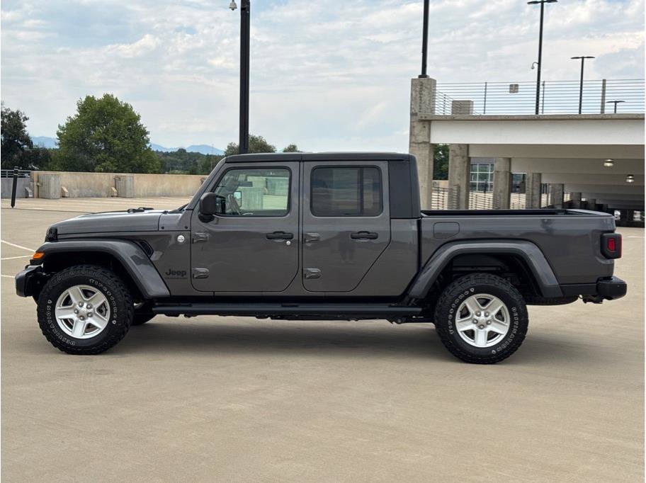 Used 2021 Jeep Gladiator Sport image 4