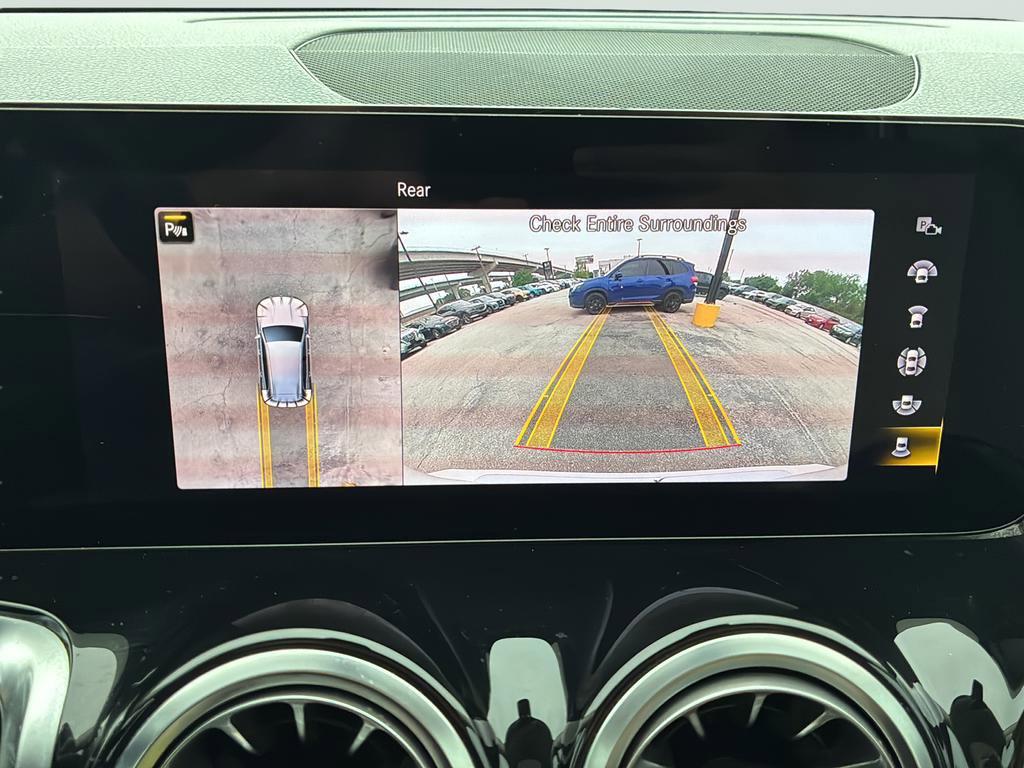 Used 2023 Mercedes-Benz GLB 250 image 21