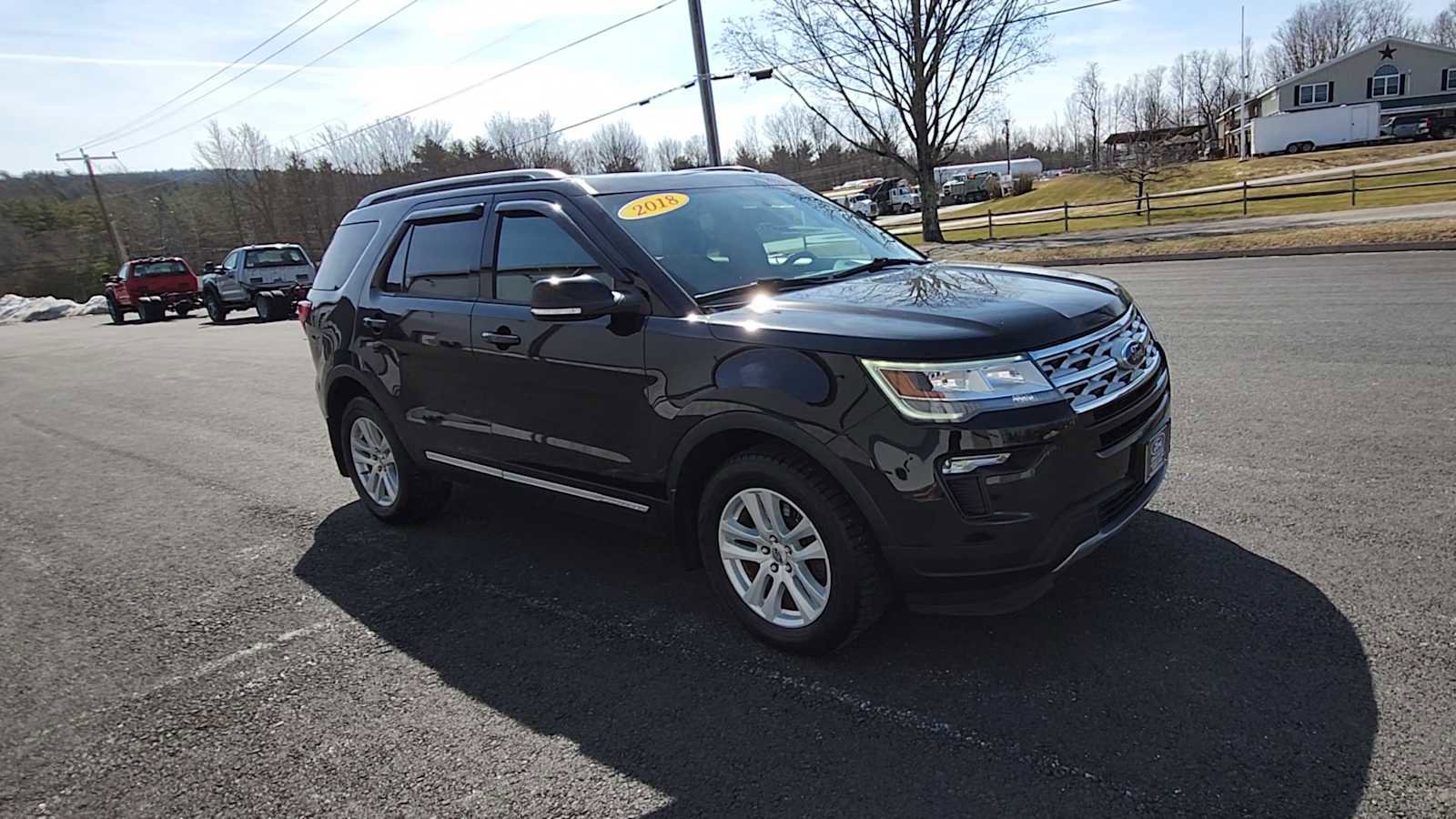 Used 2018 Ford Explorer XLT w/ Equipment Group 202A image 2