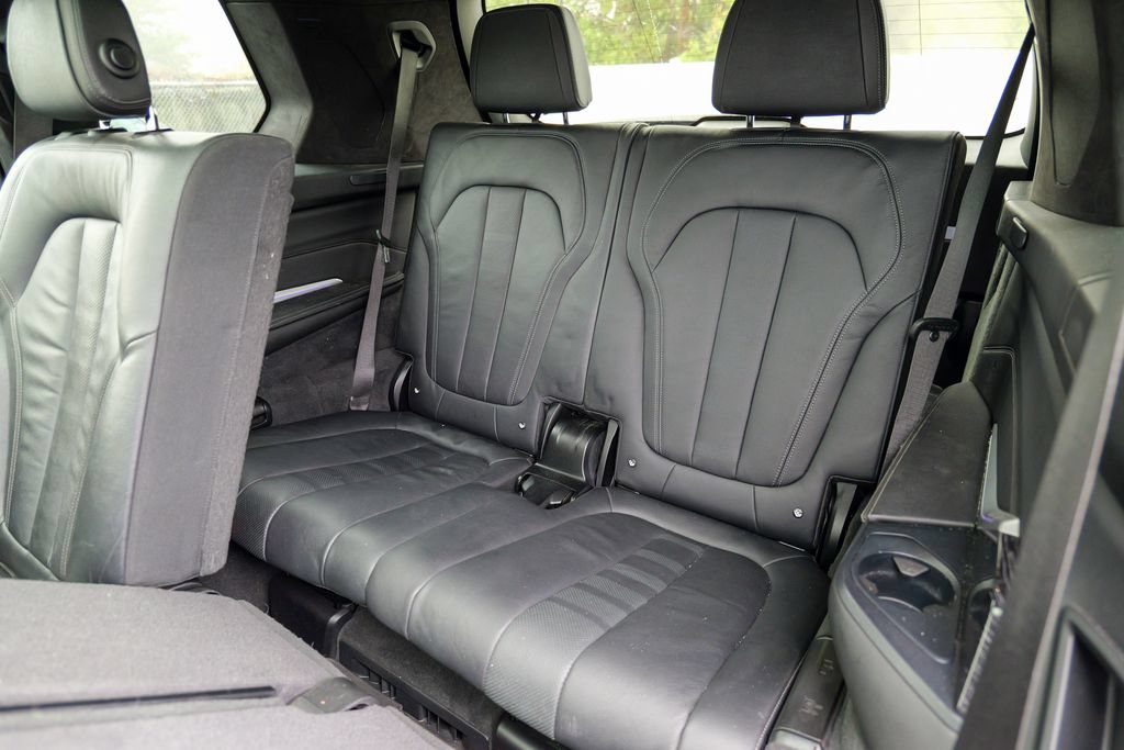 Used 2021 BMW X7 xDrive40i w/ M Sport Package AWD/4WD image 30