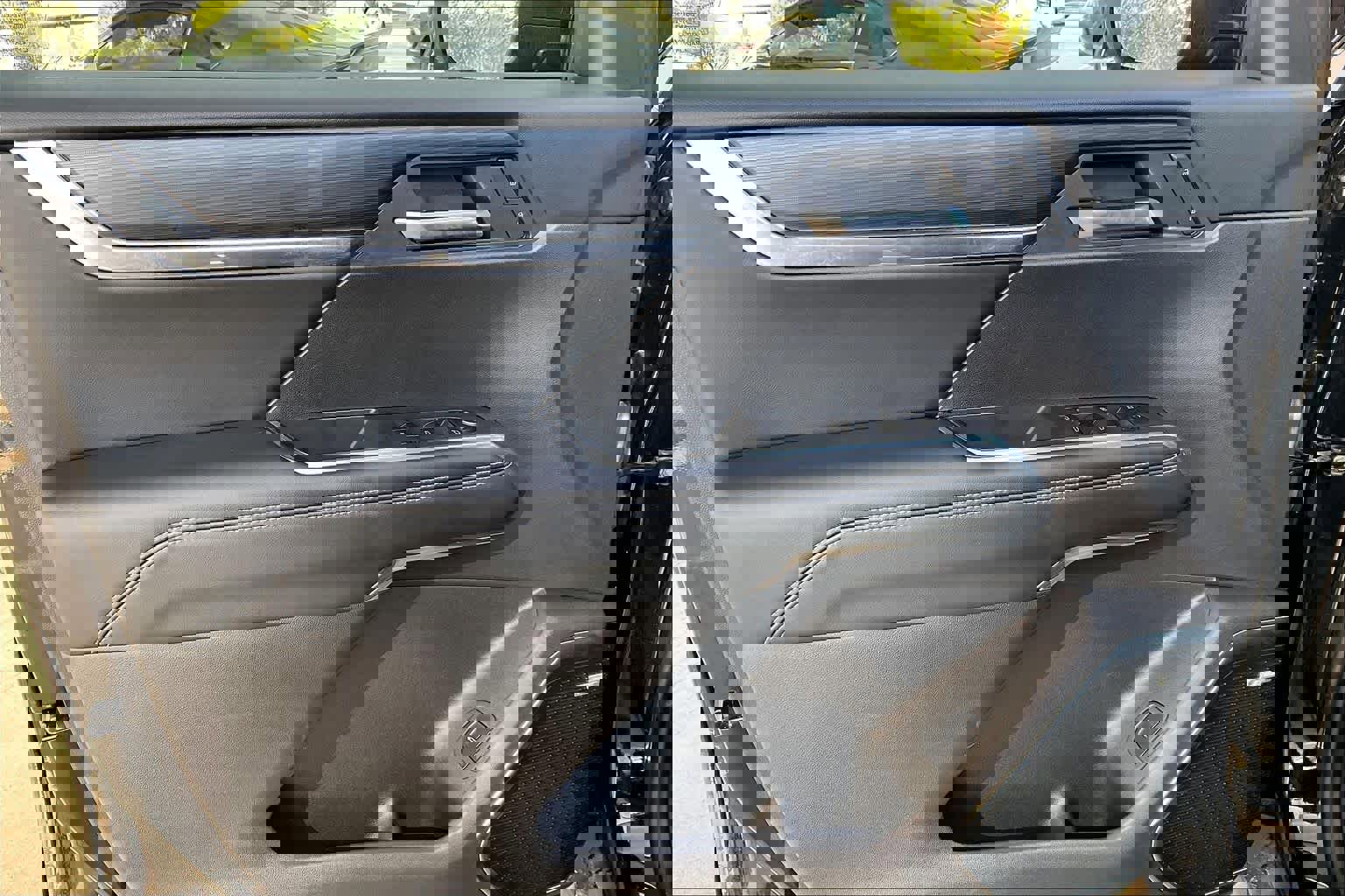 Used 2025 GMC Acadia Elevation image 19