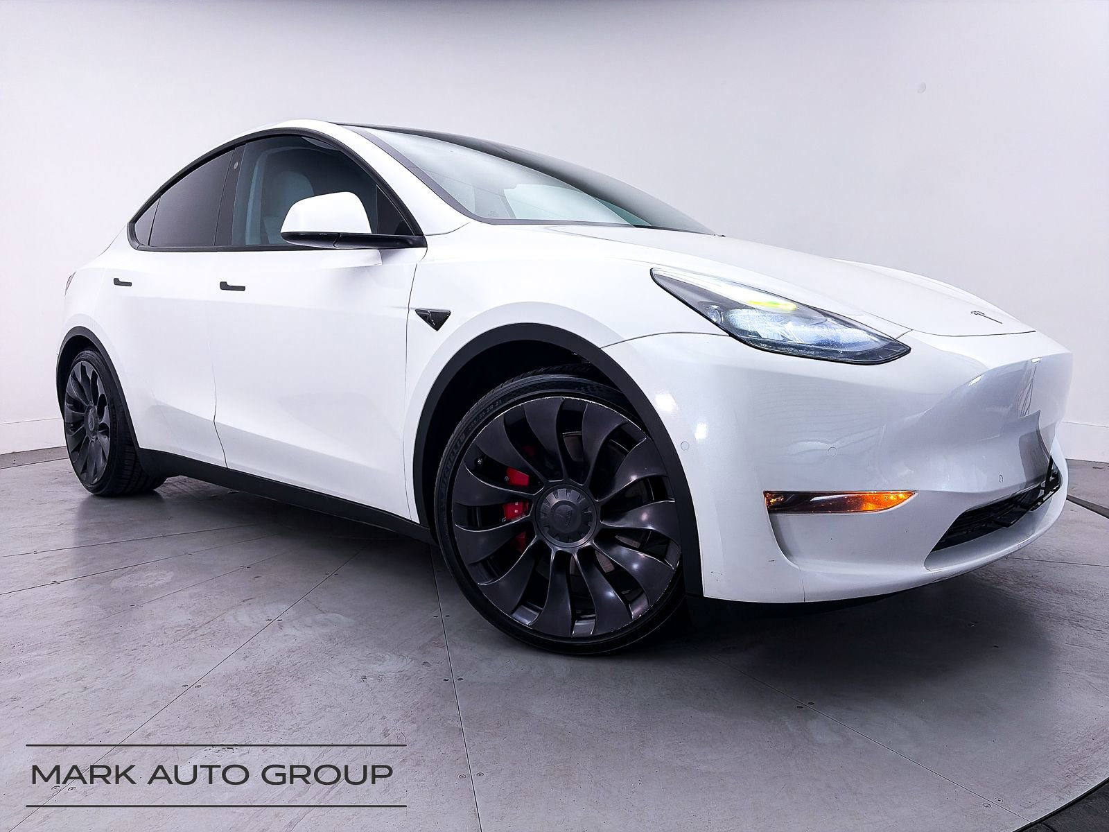 Used 2022 Tesla Model Y Performance AWD/4WD video 1
