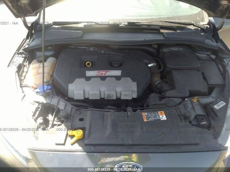 Used 2016 Ford Focus ST w/ Equipment Group 401A FWD image 3