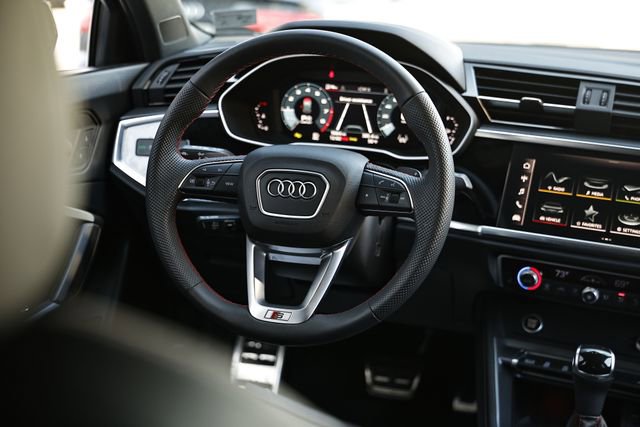 Certified 2025 Audi Q3 2.0T Premium Plus AWD/4WD image 28