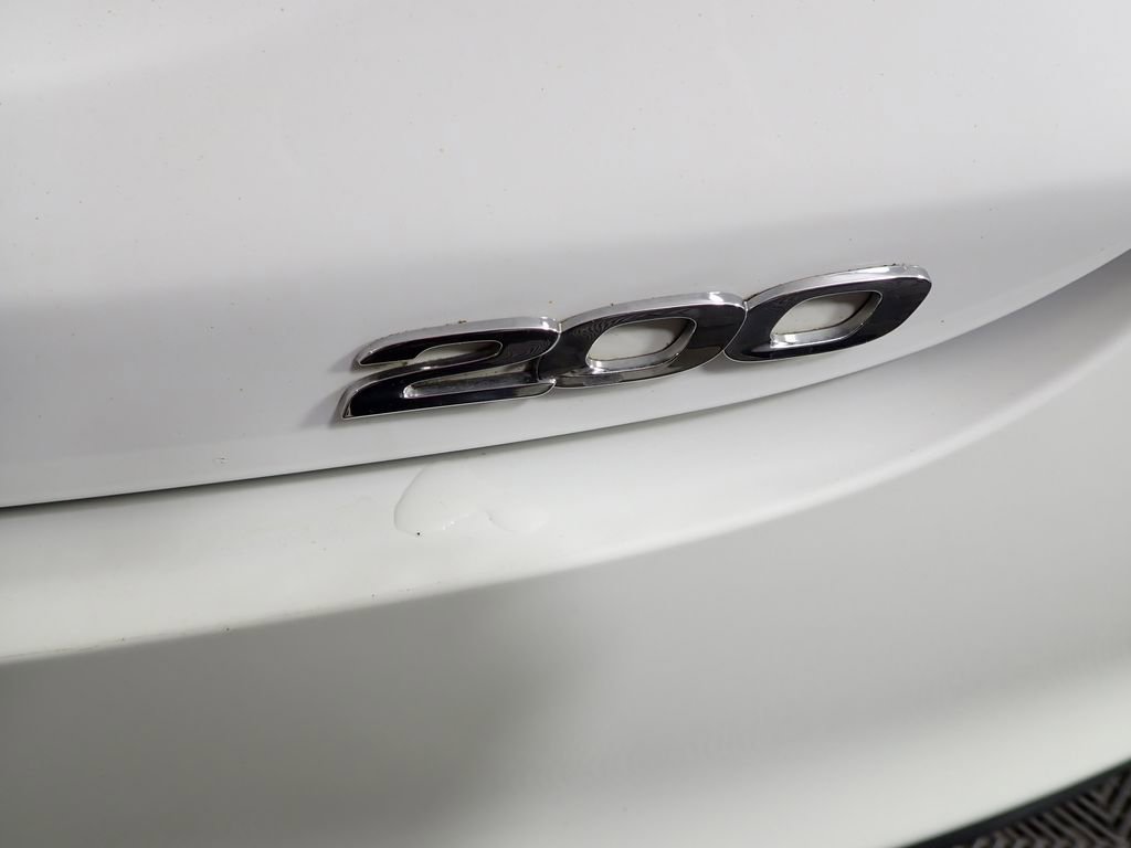 Used 2015 Chrysler 200 Limited w/ Convenience Group FWD image 18