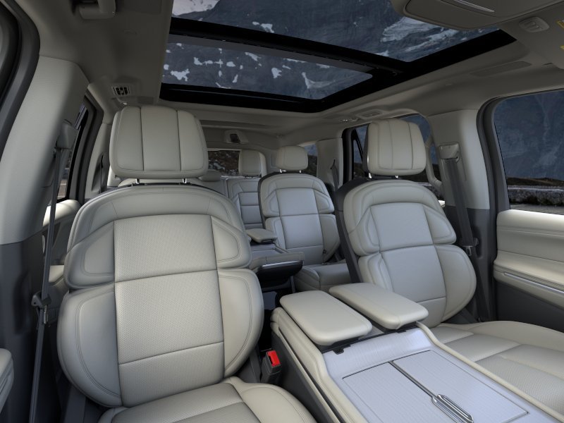 New 2026 Lincoln Navigator Reserve w/ Jet Appearance Package AWD/4WD image 10