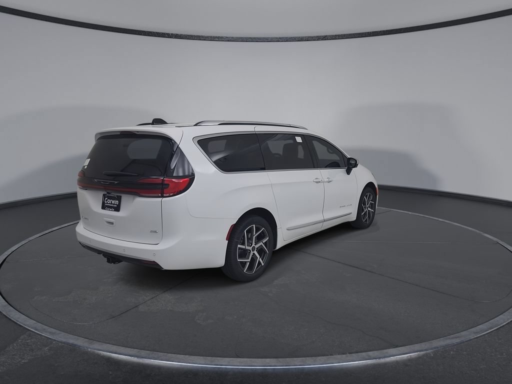 New 2027 Chrysler Pacifica Pinnacle w/ Theater Group AWD/4WD image 14