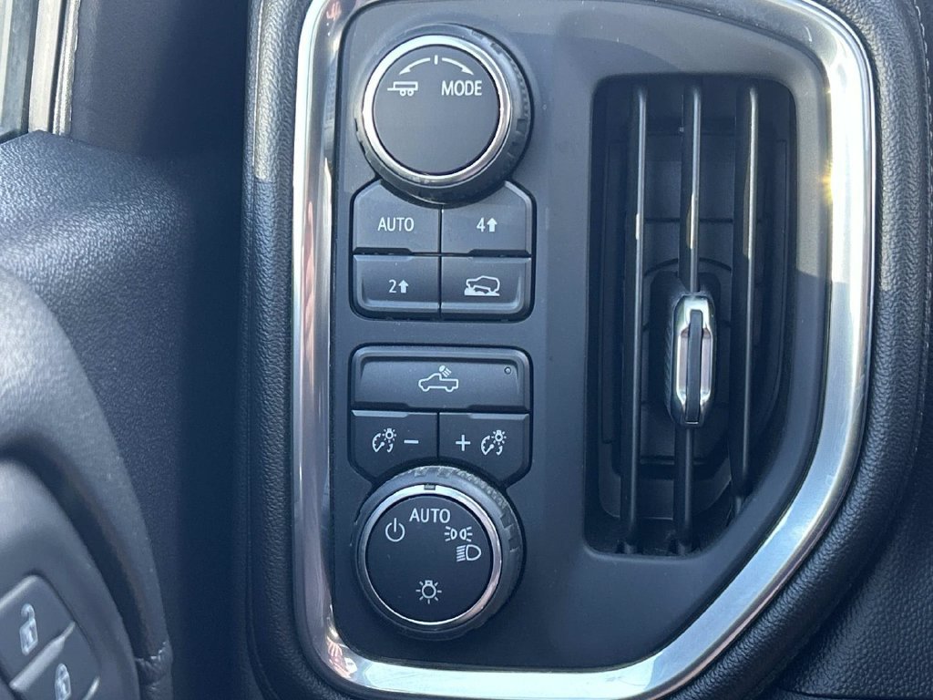 Used 2021 Chevrolet Silverado 1500 LT AWD/4WD image 30