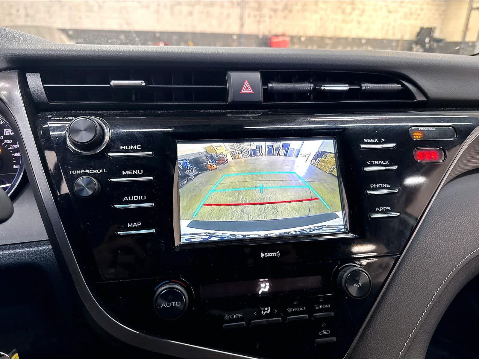 Used 2020 Toyota Camry SE FWD image 23