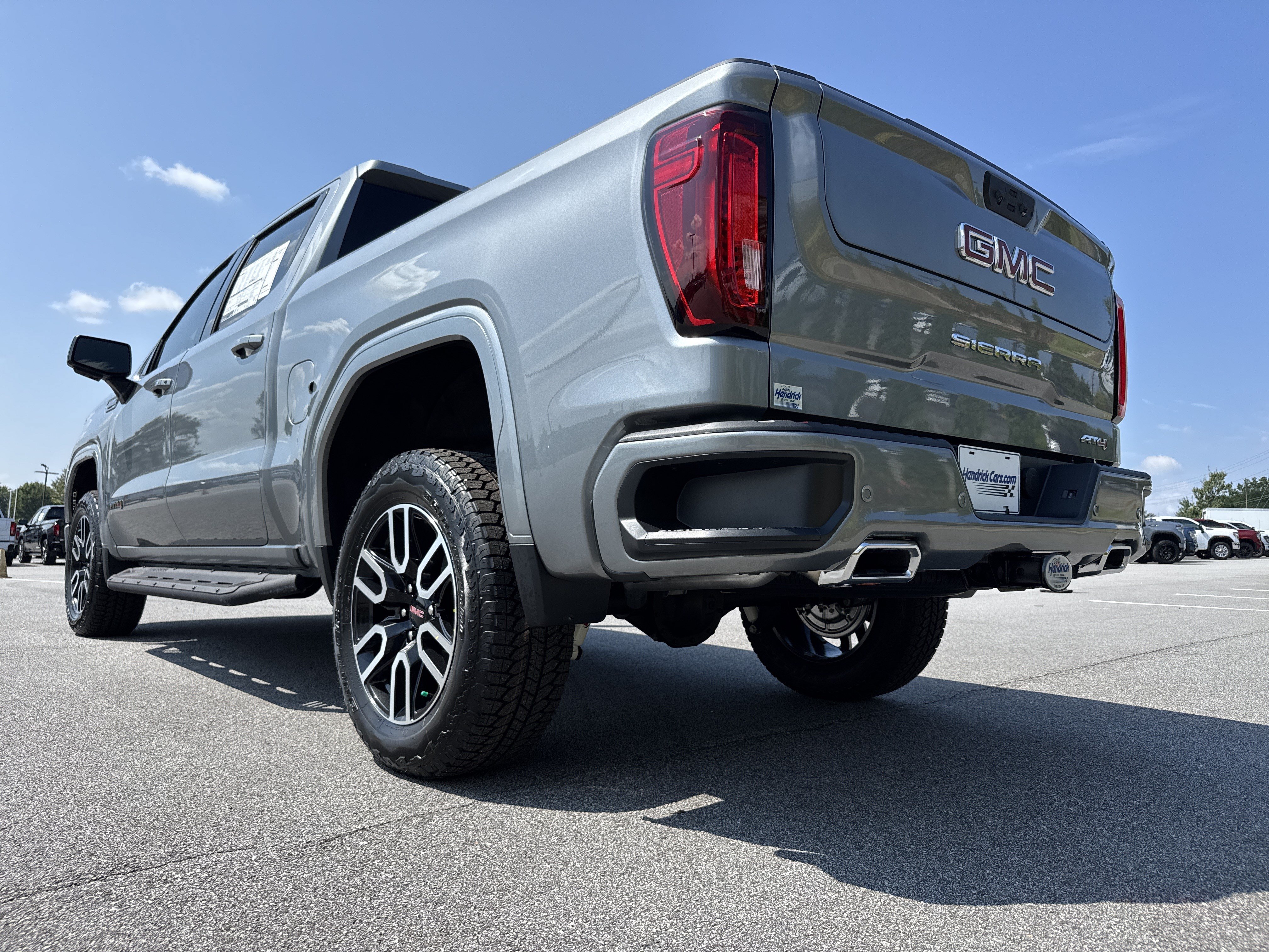 New 2026 GMC Sierra 1500 AT4 w/ AT4 Premium Package AWD/4WD image 8