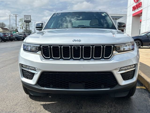 Used 2023 Jeep Grand Cherokee Limited w/ Luxury Tech Group II image 2