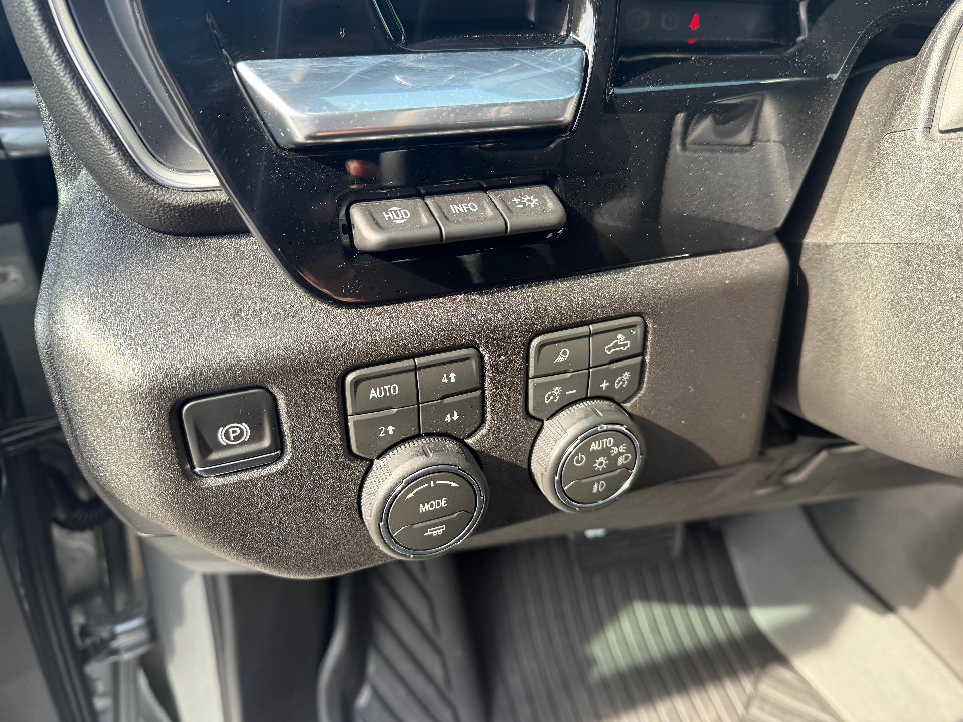 New 2026 Chevrolet Silverado 2500 LTZ w/ LTZ Premium Package image 17