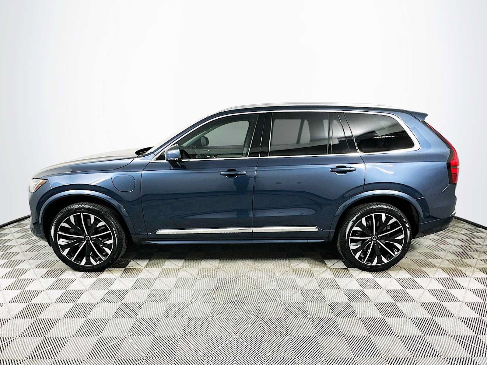 New 2026 Volvo XC90 T8 Ultra w/ Protection Package AWD/4WD image 4