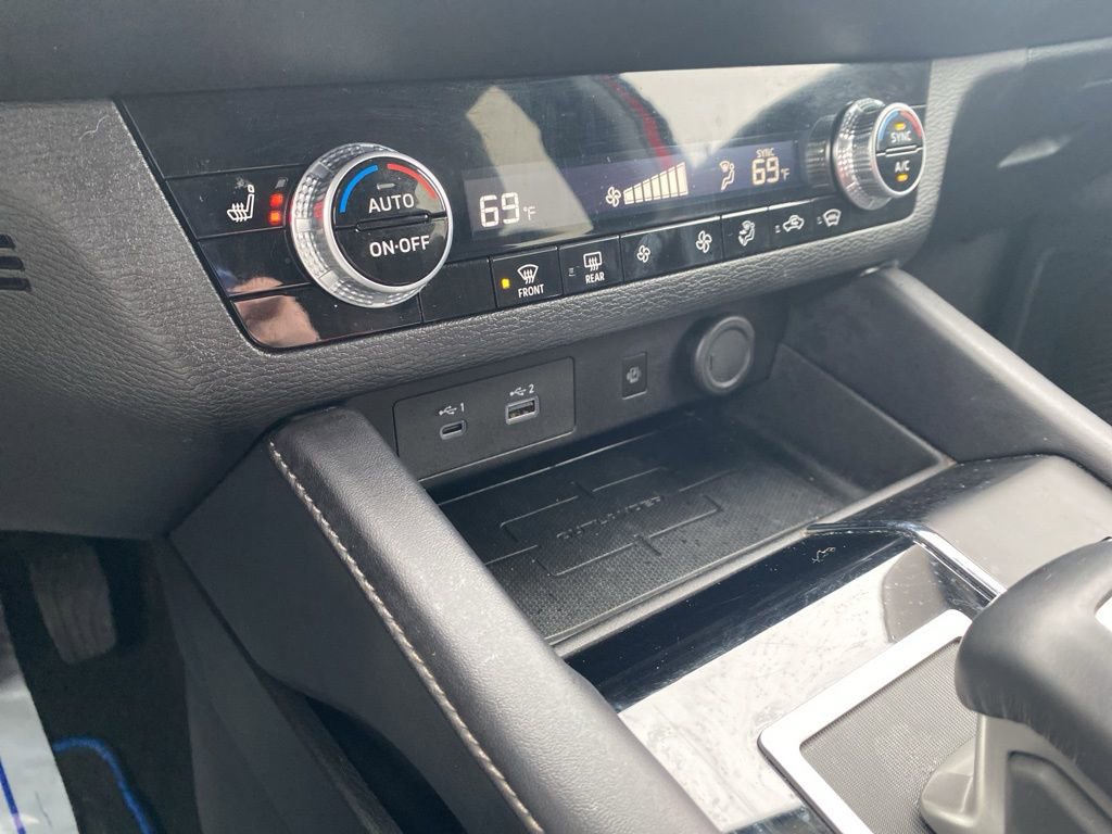 Used 2024 Mitsubishi Outlander 4WD Plug-In Hybrid image 28