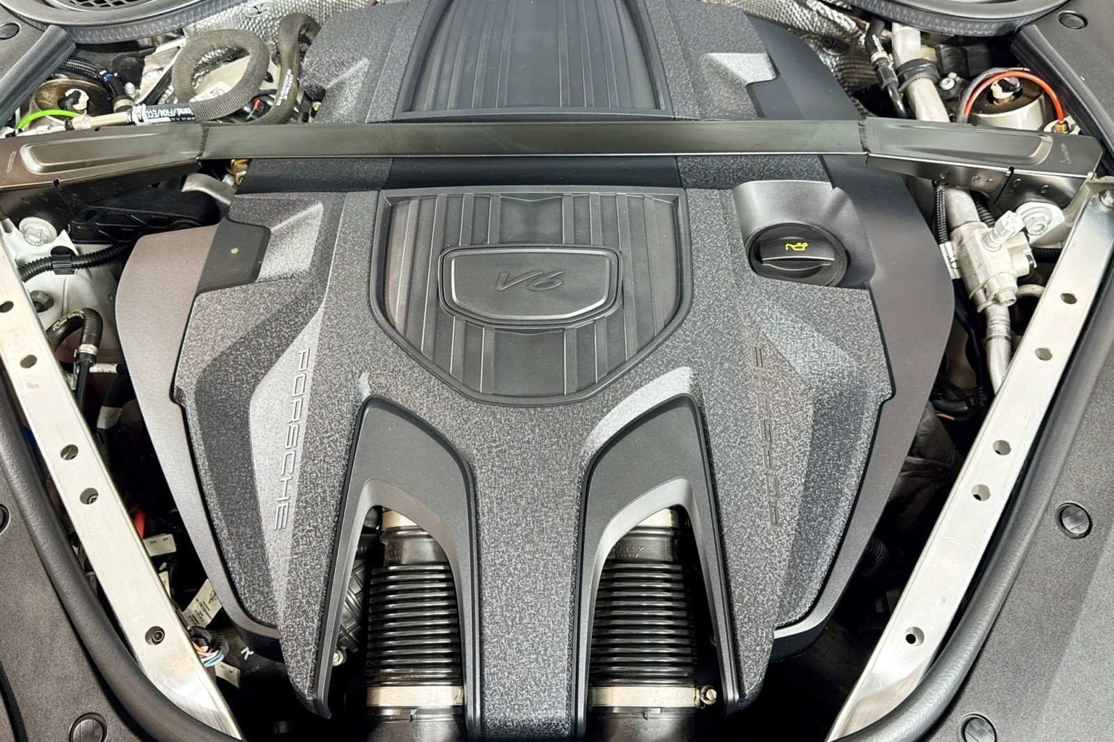 Used 2023 Porsche Panamera 4 w/ Premium Package image 29