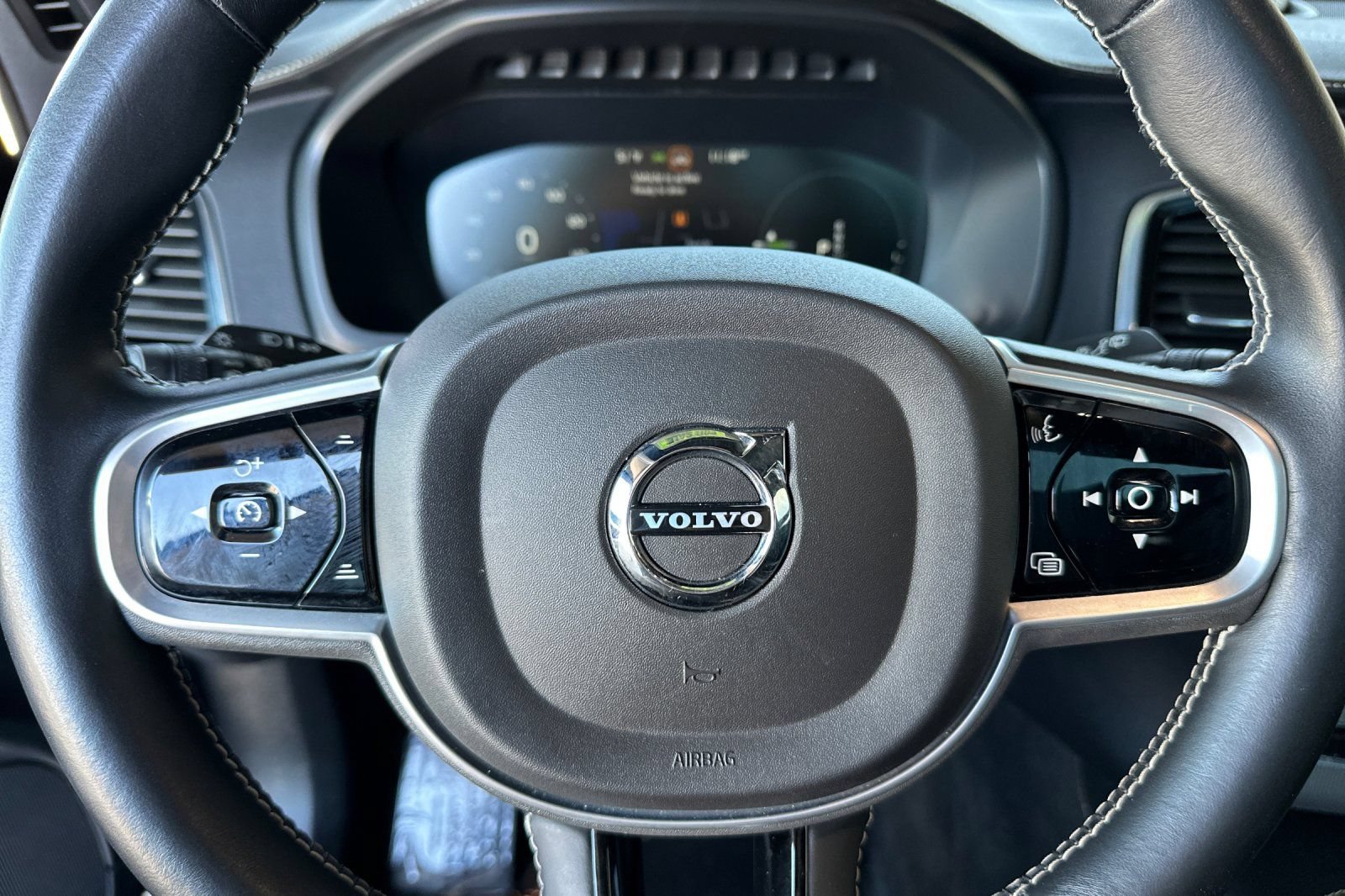 Used 2021 Volvo XC90 T8 R-Design w/ Advanced Package AWD/4WD image 27