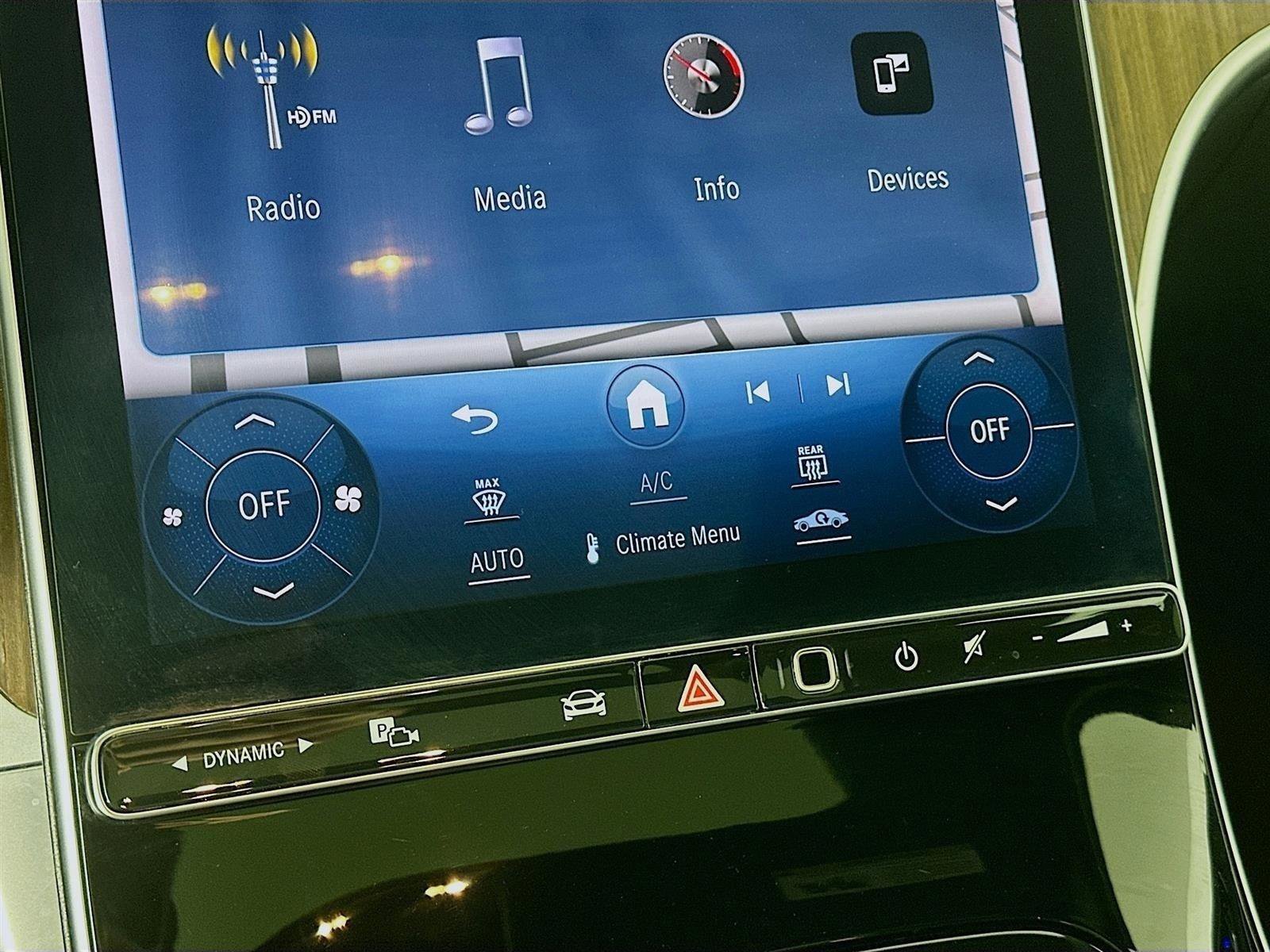 Certified 2024 Mercedes-Benz C 300 4MATIC Sedan image 20