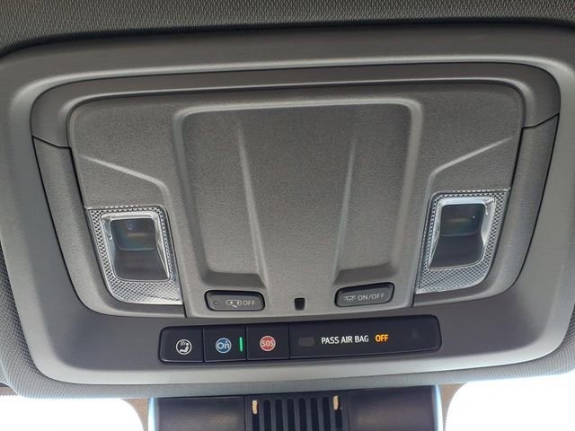 Used 2025 Chevrolet Silverado 1500 Custom image 30