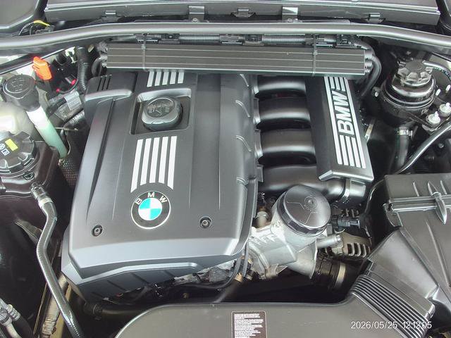 Used 2011 BMW 328i xDrive Sedan AWD/4WD image 9