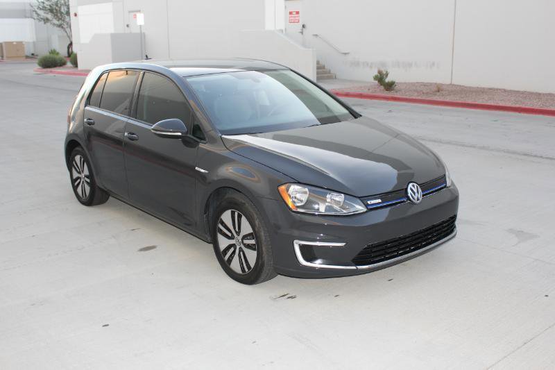 Used 2016 Volkswagen e-Golf SE FWD image 3