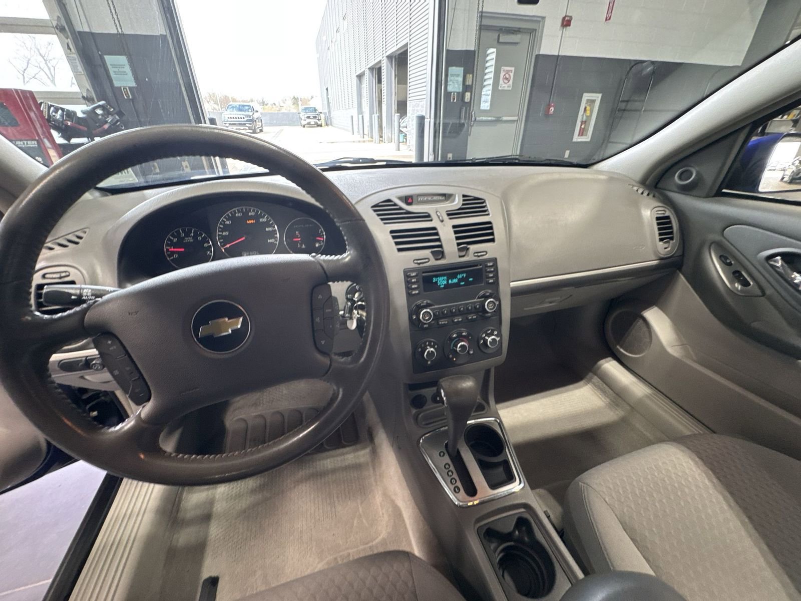 Used 2006 Chevrolet Malibu LT image 2