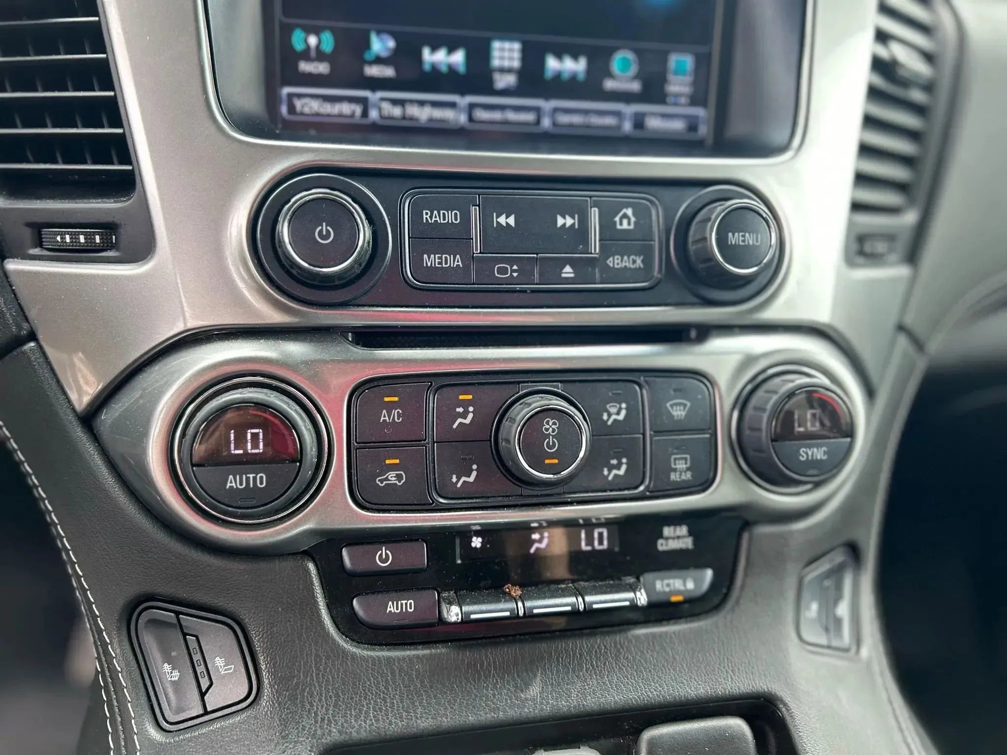 Used 2019 Chevrolet Tahoe LT w/ Luxury Package image 23