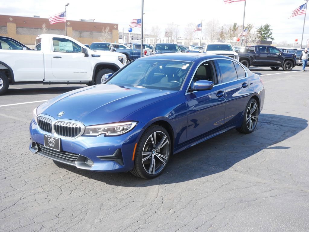 Used 2021 BMW 330i xDrive Sedan w/ Convenience Package AWD/4WD image 4