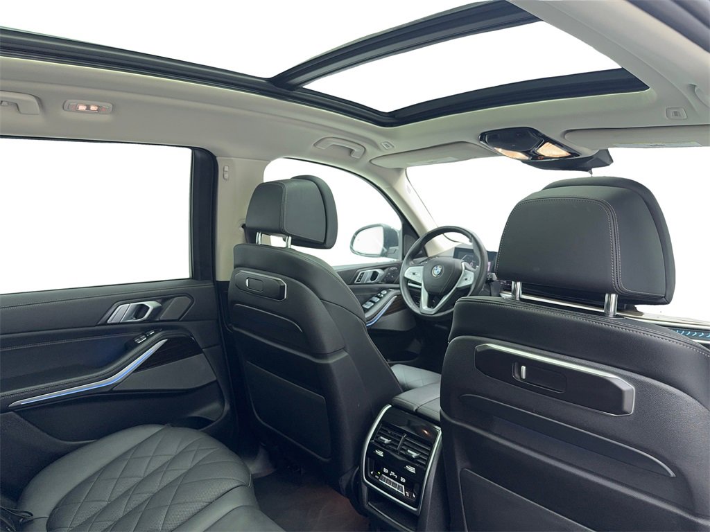 Used 2024 BMW X7 xDrive40i image 48