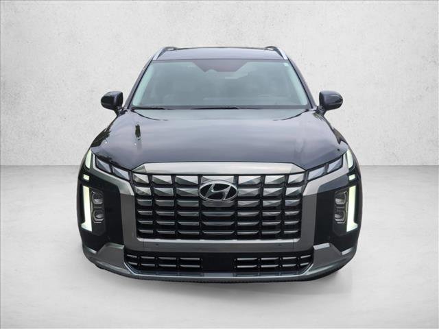 Used 2024 Hyundai Palisade Calligraphy FWD image 2