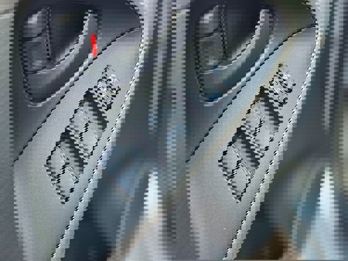 Used 2006 Toyota RAV4 2WD image 30