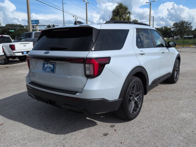New 2026 Ford Explorer ST-Line w/ ST-Line Street Pack RWD image 5