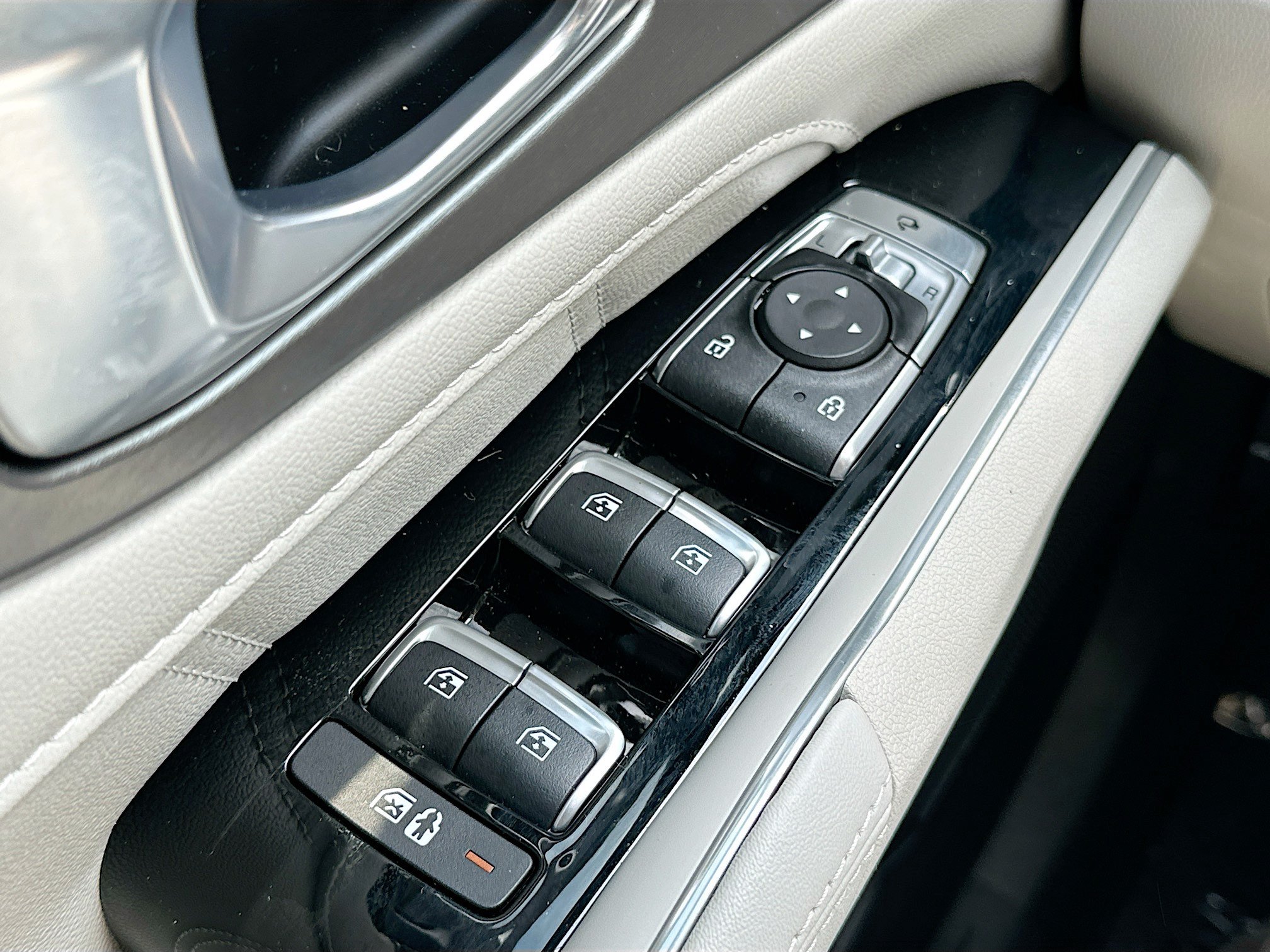 Used 2023 Kia Sorento SX AWD/4WD image 18