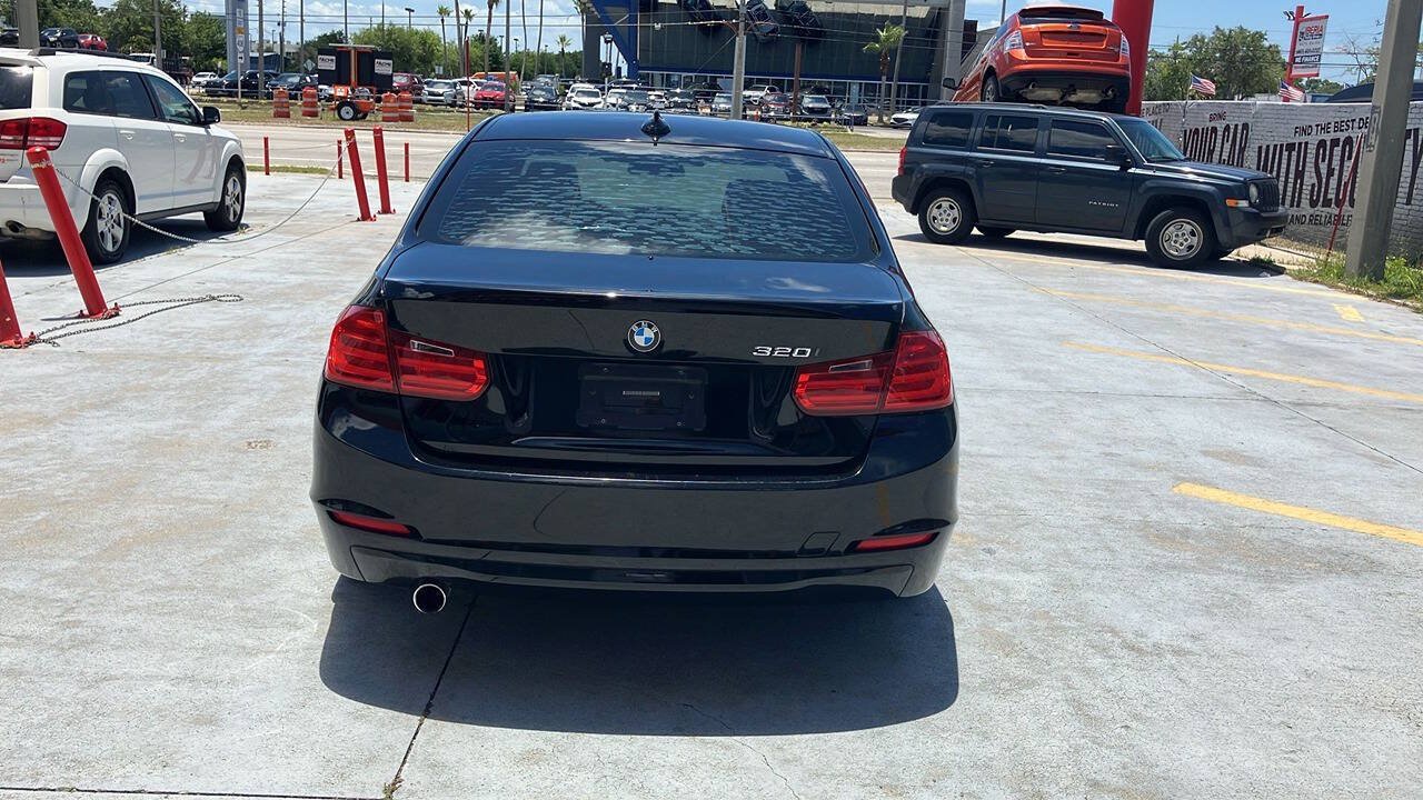 Used 2014 BMW 320i Sedan RWD image 4