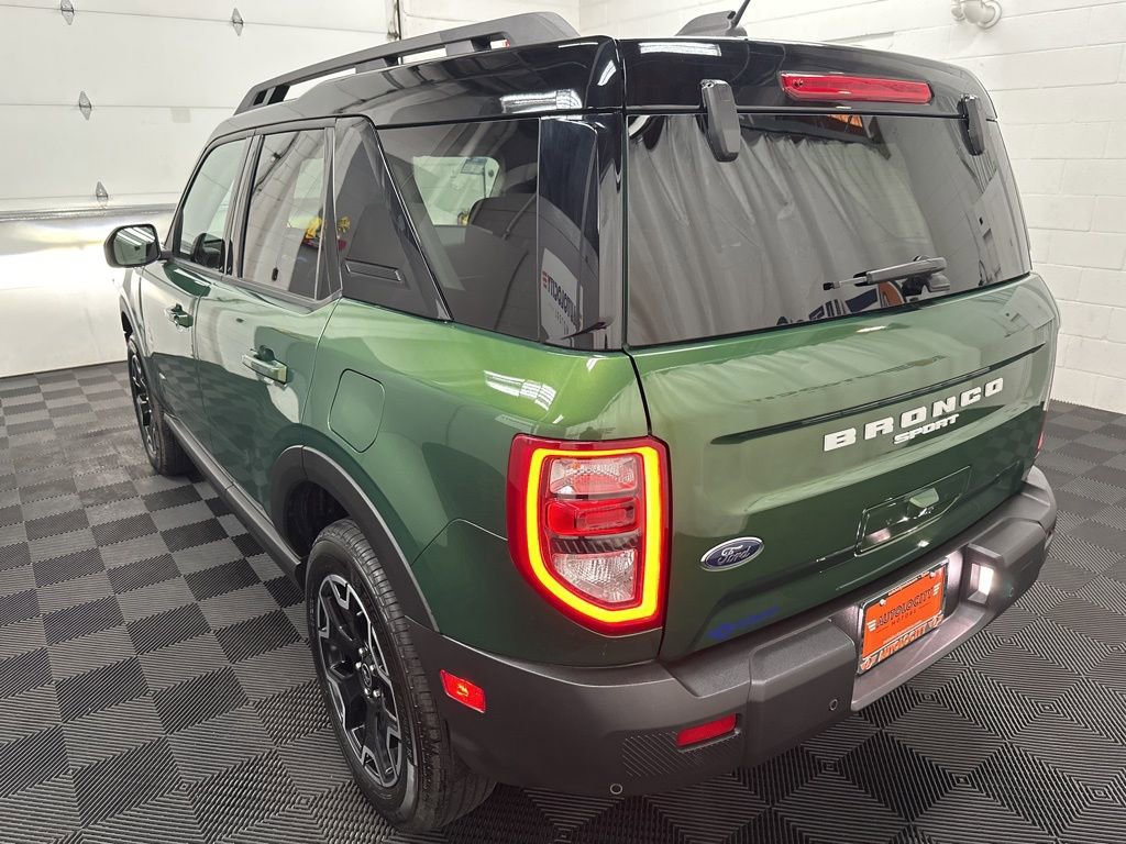 Used 2025 Ford Bronco Sport Outer Banks image 8