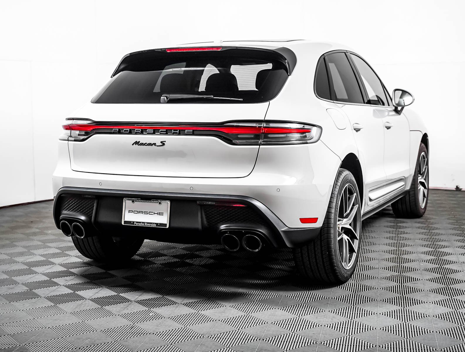 Certified 2026 Porsche Macan S AWD/4WD image 10