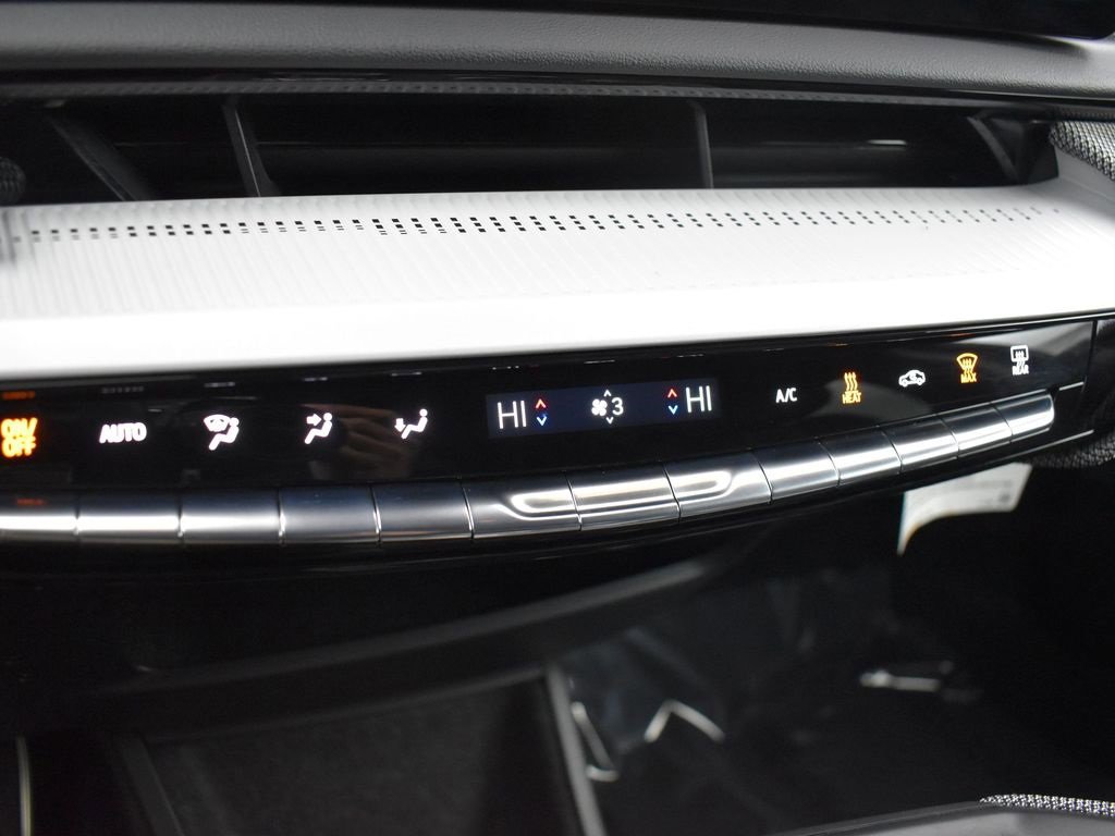 Certified 2025 Cadillac Optiq Sport 2 w/ LPO, Floor Liner Package image 24