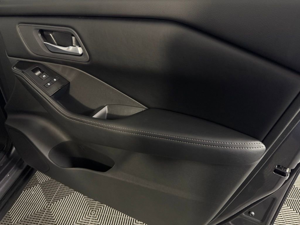 Used 2026 Nissan Rogue SV w/ Cold Weather Package image 33